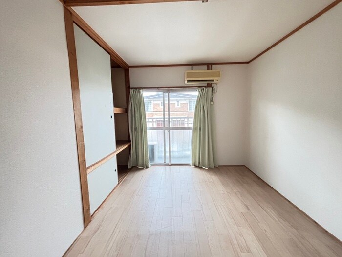 物件内観写真8　(居室)