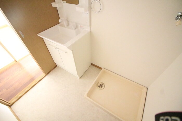 物件内観写真12　(洗濯機置場)