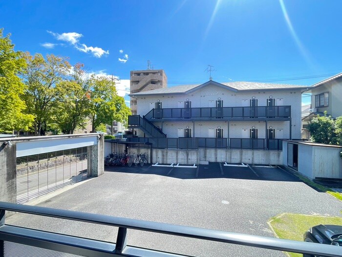 物件内観写真15　(室内からの展望)