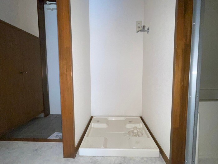 物件内観写真19　(洗濯機置場)