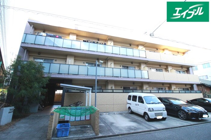 物件外観写真3　(駐車場)