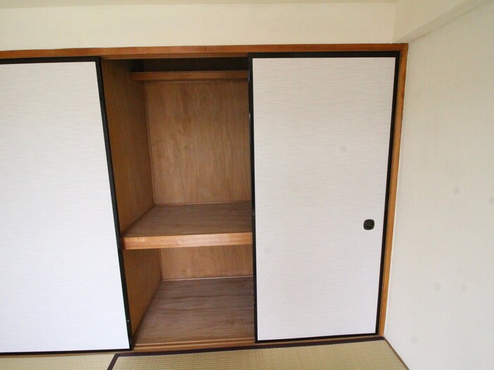 物件内観写真12　(収納)