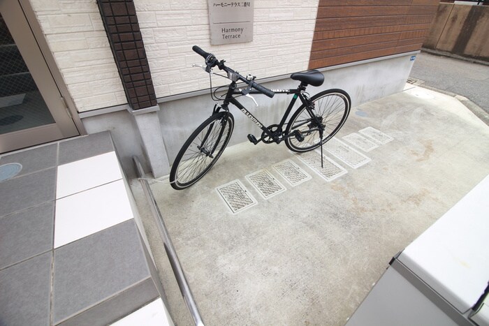 物件外観写真4　(駐輪場)