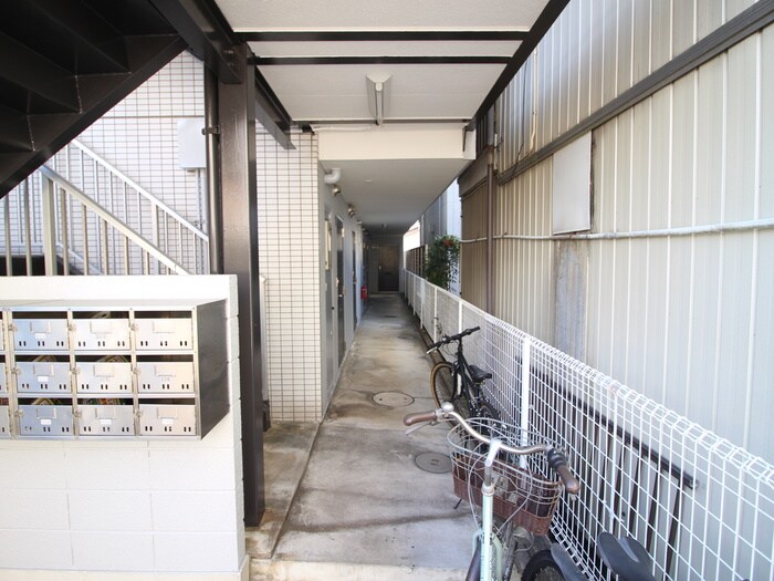 物件外観写真3　(駐輪場)