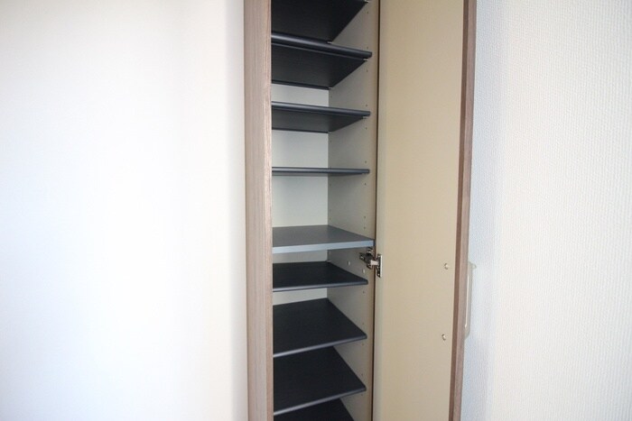 物件内観写真12　(靴箱)