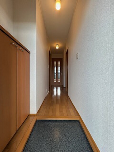 物件内観写真16　(玄関)