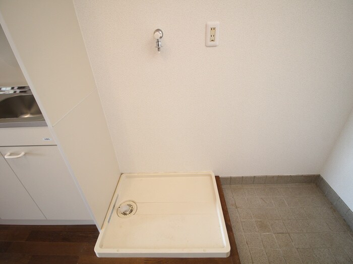 物件内観写真13　(洗濯機置場)