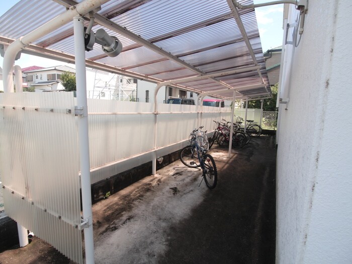 物件外観写真6　(駐輪場)