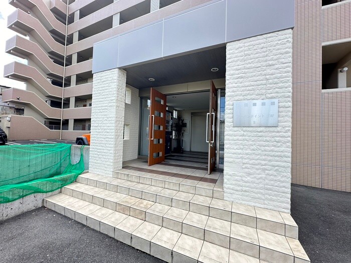 物件外観写真5　(エントランス部分)