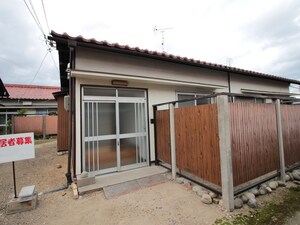 幸心3丁目貸家東中棟外観写真