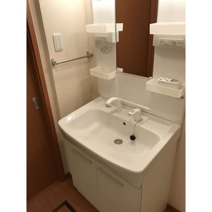 物件内観写真11　(洗面)