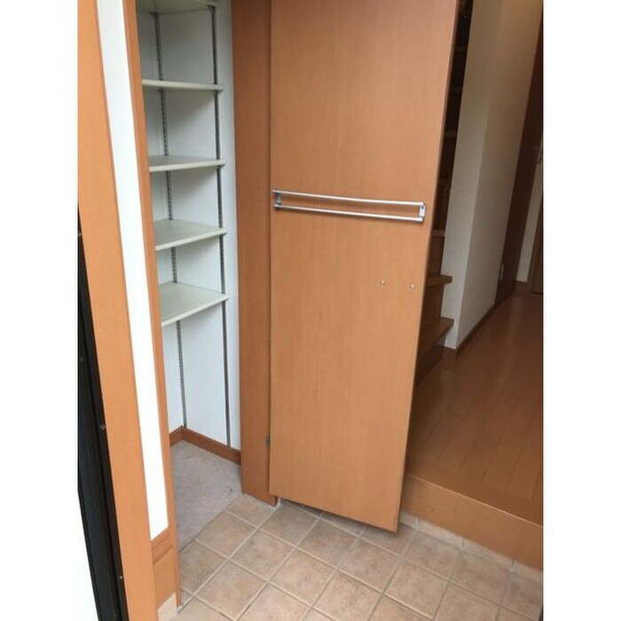 物件内観写真13　(靴箱)