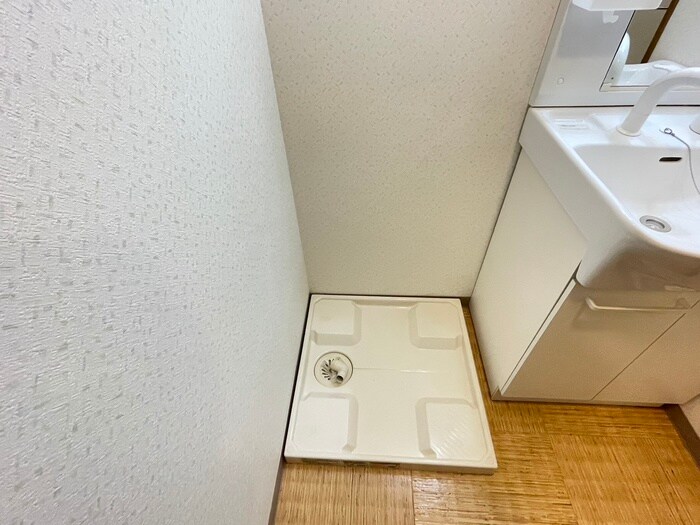 物件内観写真14　(洗濯機置場)