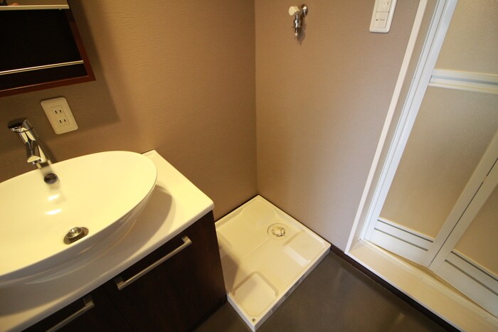 物件内観写真16　(洗濯機置場)