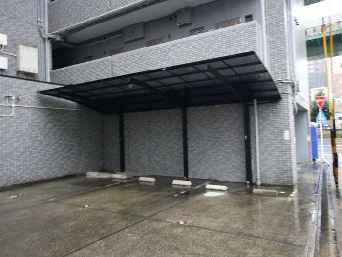 物件外観写真4　(駐車場)