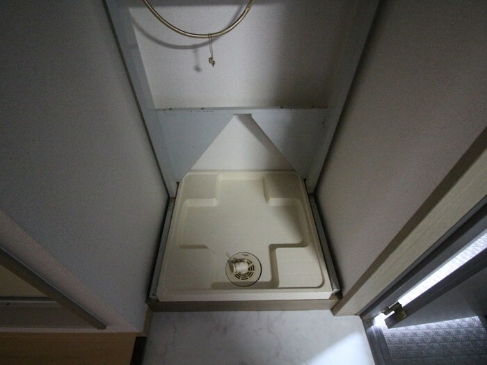 物件内観写真13　(洗濯機置場)