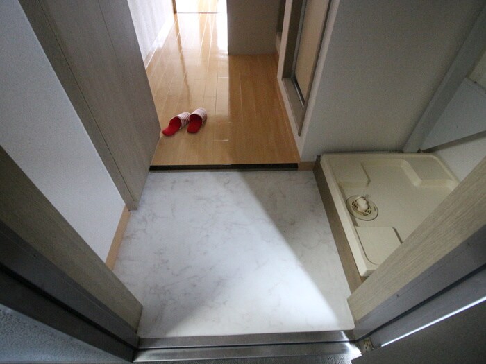 物件内観写真14　(玄関)