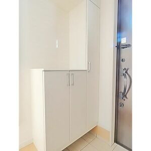 物件内観写真5　(靴箱)