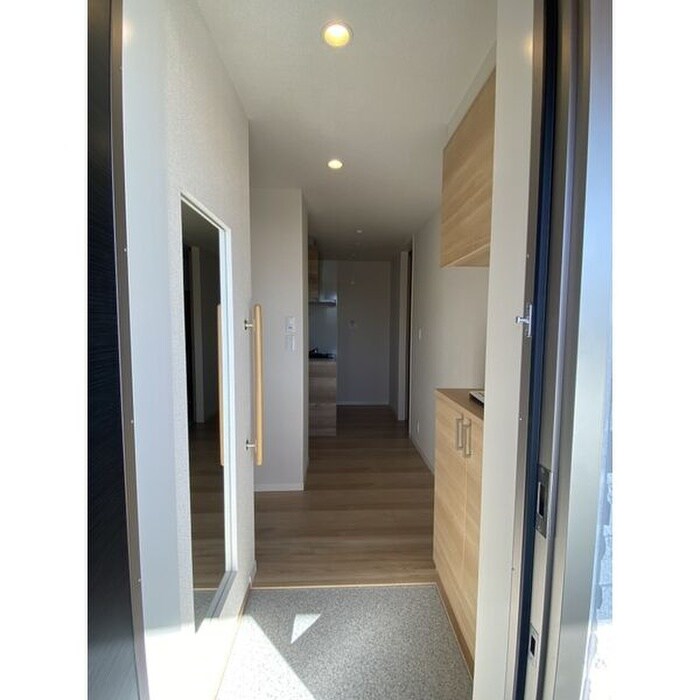 物件内観写真7　(玄関)