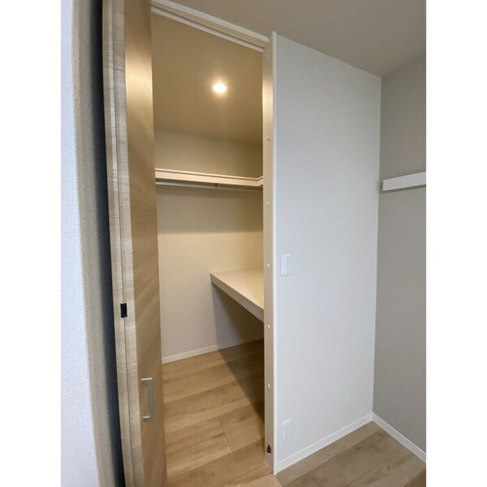 物件内観写真13　(収納)