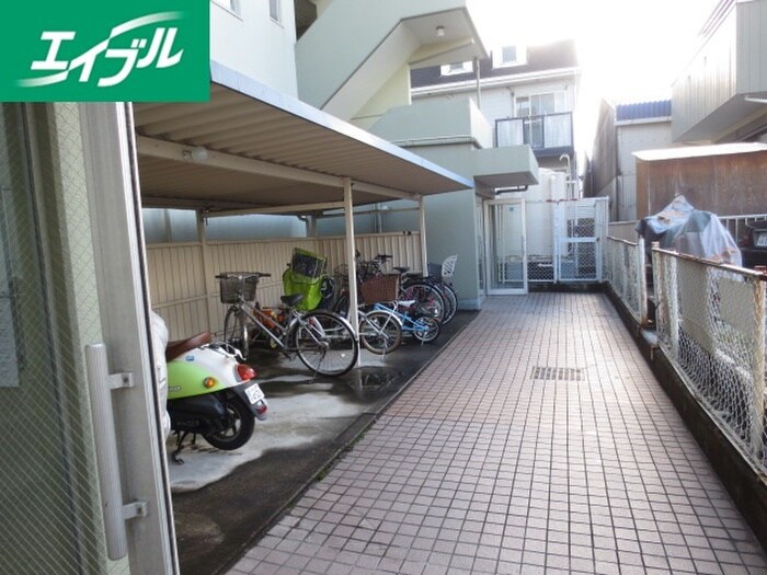 物件外観写真5　(駐輪場)