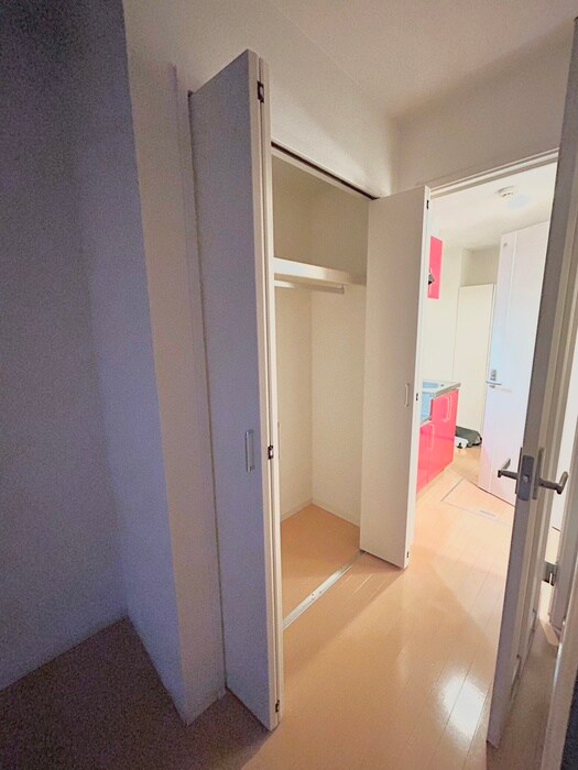 物件内観写真12　(収納)