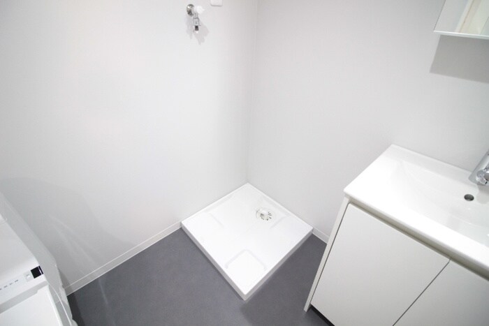 物件内観写真8　(洗濯機置場)