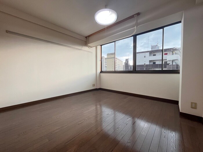 物件内観写真2　(居室)