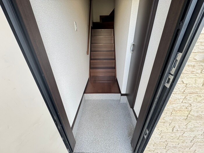 物件内観写真19　(玄関)