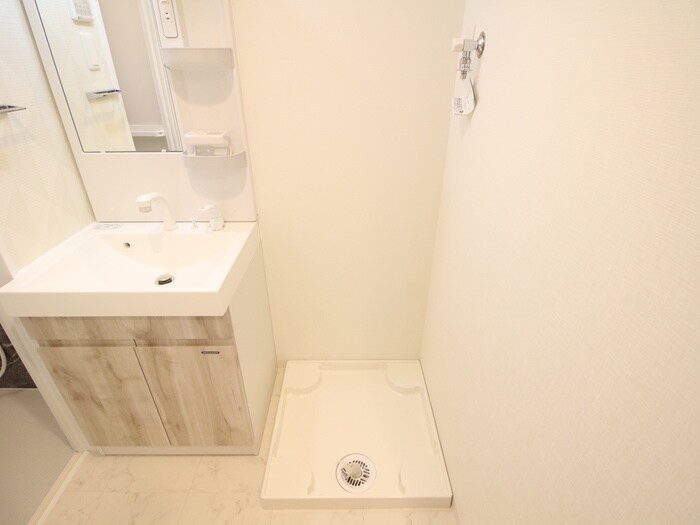 物件内観写真12　(洗濯機置場)