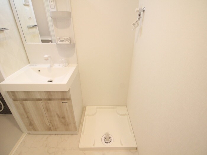 物件内観写真12　(洗濯機置場)