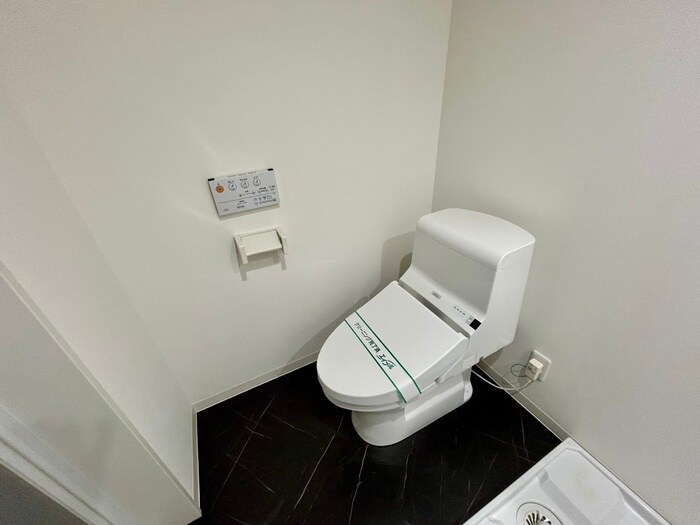 物件内観写真13　(トイレ)