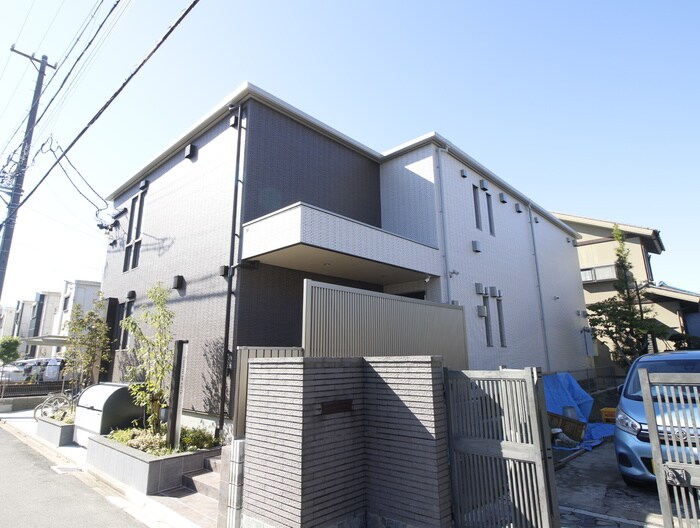 物件外観写真3　(エントランス部分)