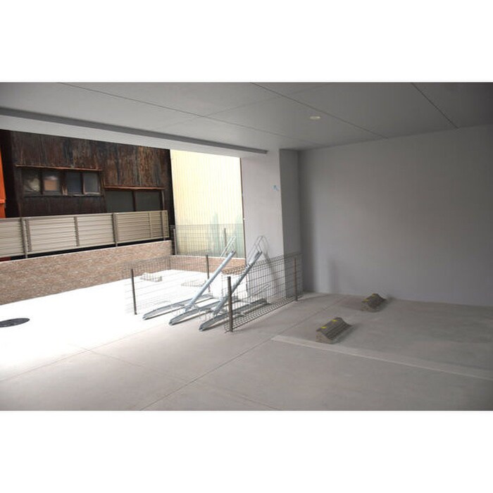 物件外観写真3　(駐車場)