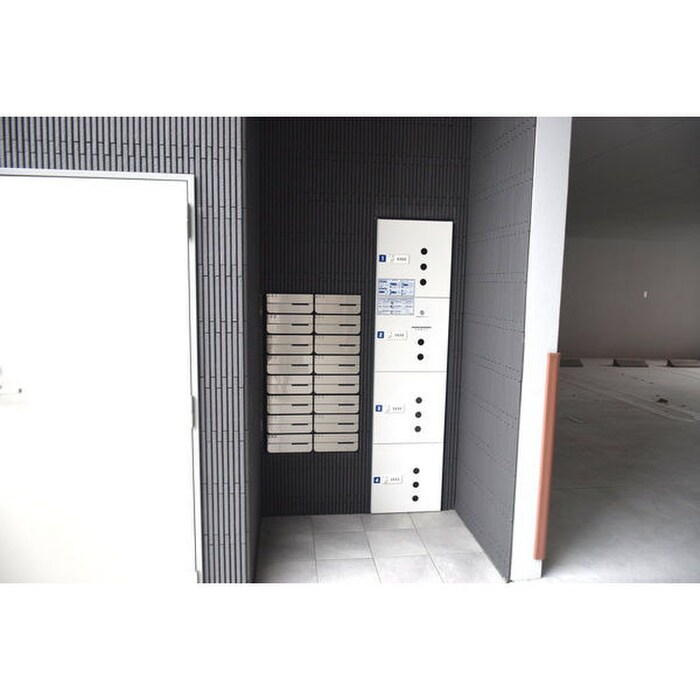 物件外観写真4　(建物設備)