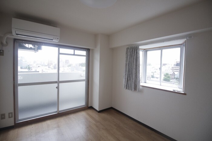 物件内観写真4　(居室)