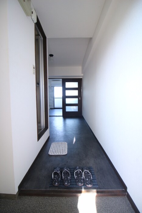 物件内観写真10　(玄関)