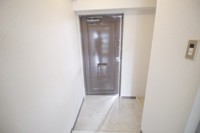 物件内観写真11　(玄関)