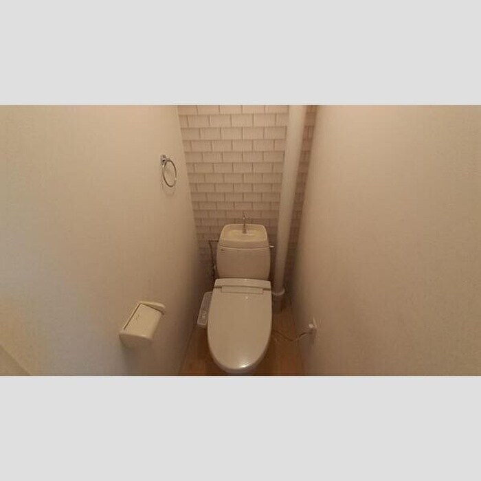 物件内観写真8　(トイレ)