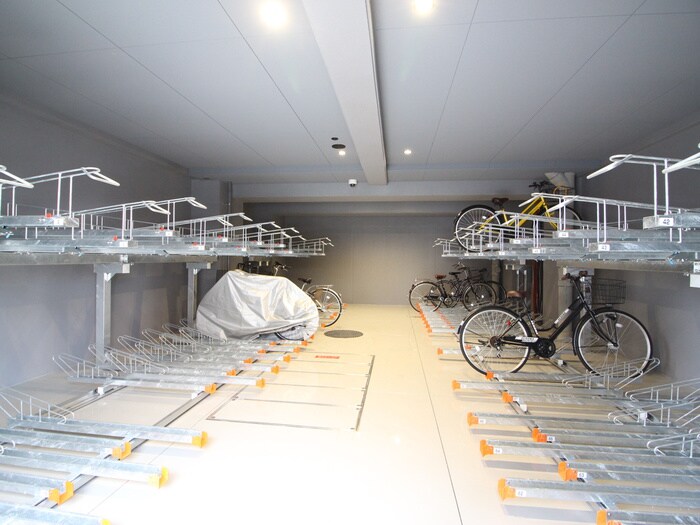 物件外観写真2　(駐輪場)