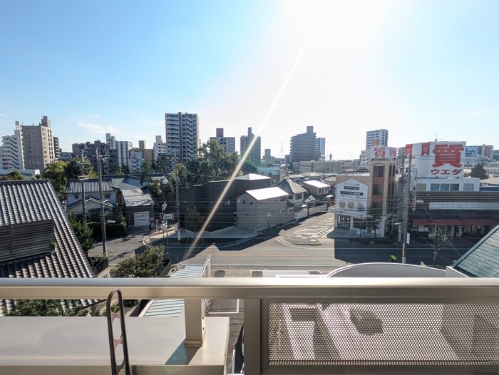 物件内観写真16　(室内からの展望)