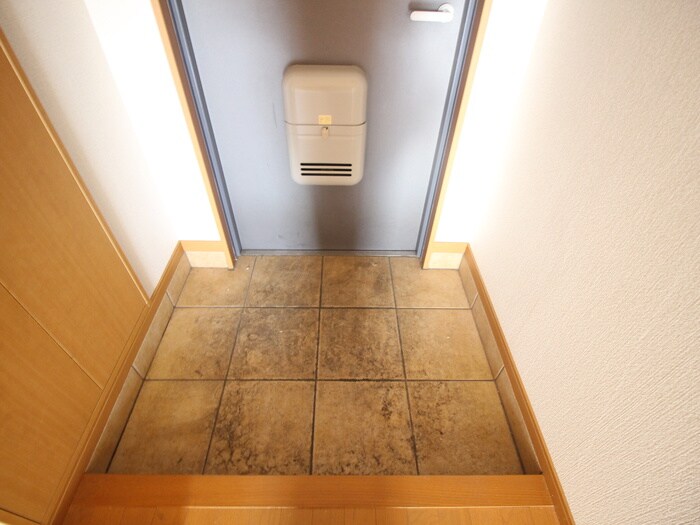 物件内観写真17　(玄関)