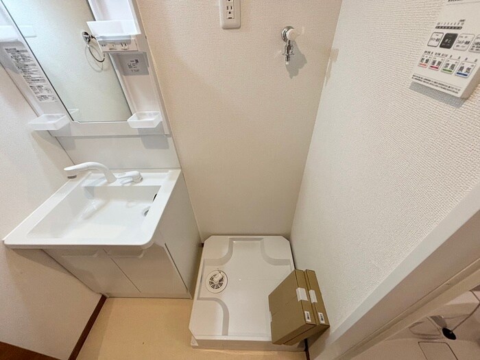 物件内観写真12　(洗濯機置場)