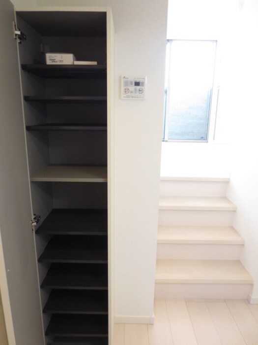 物件内観写真12　(靴箱)