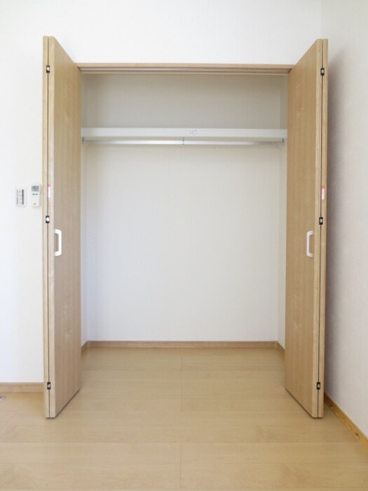 物件内観写真12　(収納)