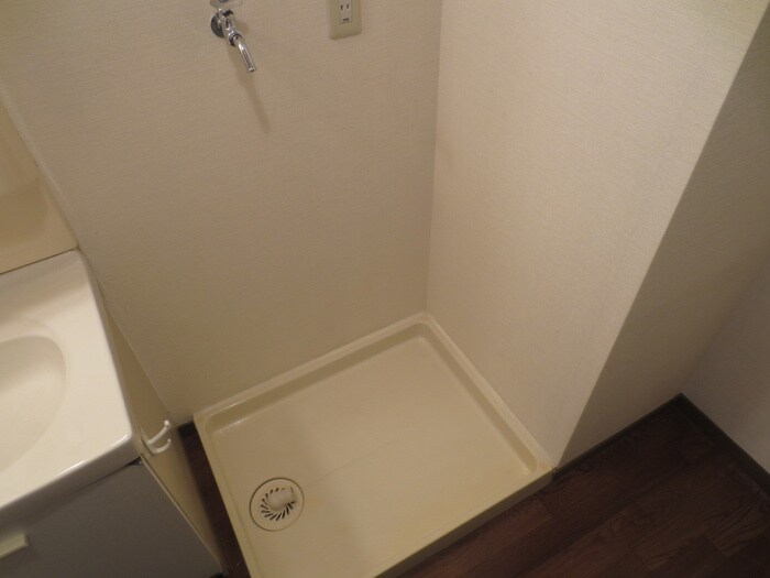 物件内観写真14　(洗濯機置場)