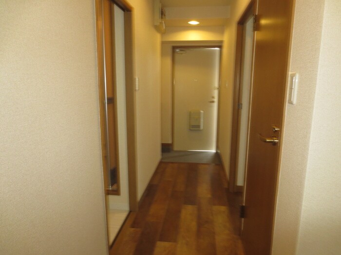 物件内観写真21　(廊下)