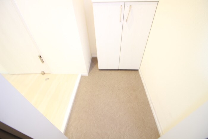 物件内観写真16　(玄関)
