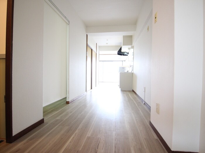 物件内観写真17　(廊下)