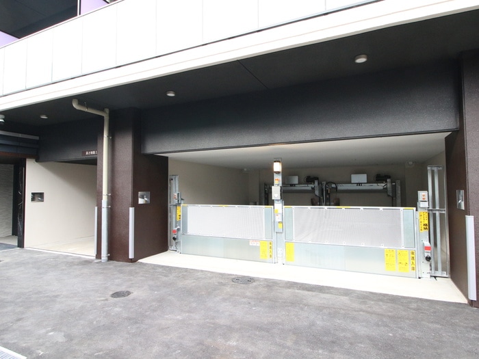 物件外観写真5　(駐車場)